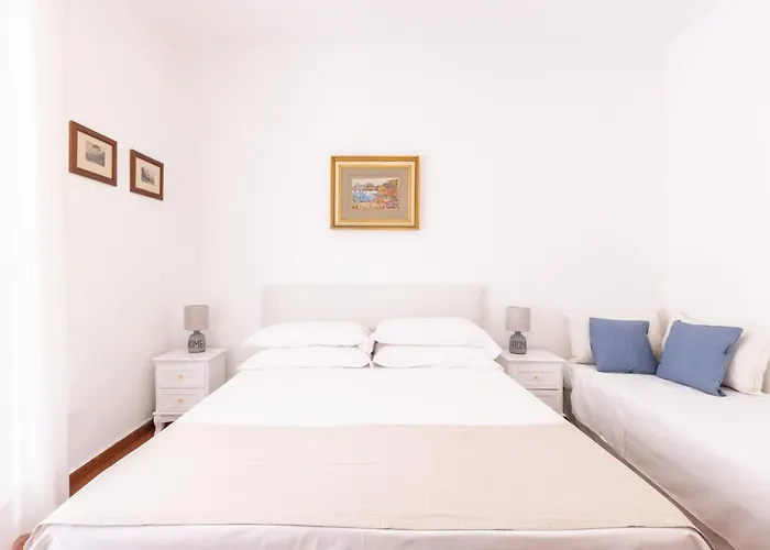 Sorrentovibes - New With Balconies In Center شقة سورينتو