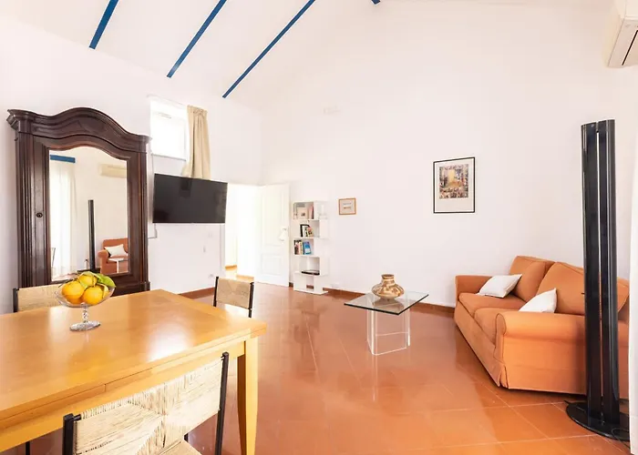 Sorrentovibes - New With Balconies In Center شقة *