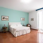 Sorrentovibes - New With Balconies In Center *