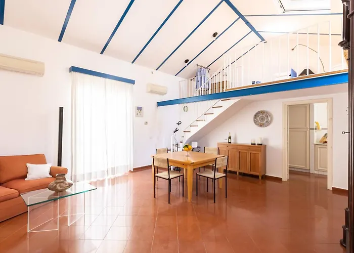 Sorrentovibes - New With Balconies In Center *