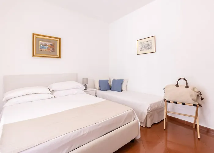 Sorrentovibes - New With Balconies In Center Daire