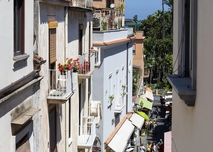 Sorrentovibes - New With Balconies In Center Sorrento